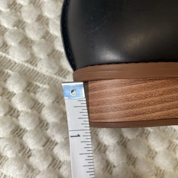 Lucky Brand Black Annamae Leather Wedge Thong Sandals - Picture 10 of 10